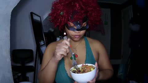 Snapshot of blacksirenqueen chatting on 12-14-24, 04:12 Queen Siren online show from 12-14-24, 04:12
