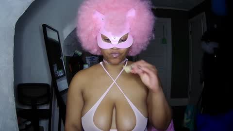 Snapshot of blacksirenqueen chatting on 12-15-24, 10:07 Queen Siren online show from 12-15-24, 10:07