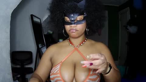 Snapshot of blacksirenqueen chatting on 12-17-24, 02:12 Queen Siren online show from 12-17-24, 02:12