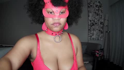 Snapshot of blacksirenqueen chatting on 01-01-25, 05:01 Queen Siren online show from 01-01-25, 05:01