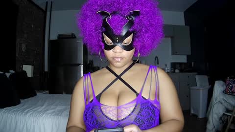 Snapshot of blacksirenqueen chatting on 01-11-25, 01:59 Queen Siren online show from 01-11-25, 01:59