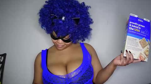 Snapshot of blacksirenqueen chatting on 02-12-25, 07:02 Queen Siren online show from 02-12-25, 07:02