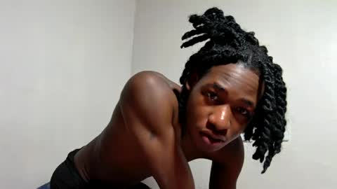 Snapshot of blacktwinkl chatting on 06-15-26, 01:02 blacktwinkl online show from 06-15-26, 01:02