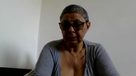 Snapshot of blackwidow05 chatting on 04-18-26, 09:02 Black Widow online show from 04-18-26, 09:02