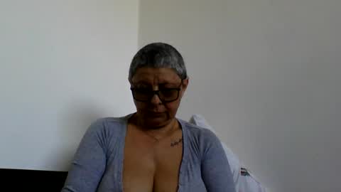 Snapshot of blackwidow05 chatting on 04-25-26, 12:41 Black Widow online show from 04-25-26, 12:41