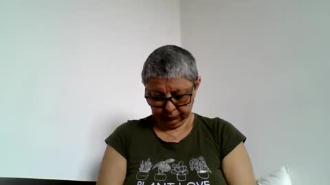 Snapshot of blackwidow05 chatting on 04-29-26, 10:08 Black Widow online show from 04-29-26, 10:08