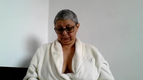 Snapshot of blackwidow05 chatting on 05-02-26, 09:47 Black Widow online show from 05-02-26, 09:47