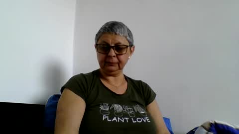 Snapshot of blackwidow05 chatting on 05-11-26, 10:54 Black Widow online show from 05-11-26, 10:54