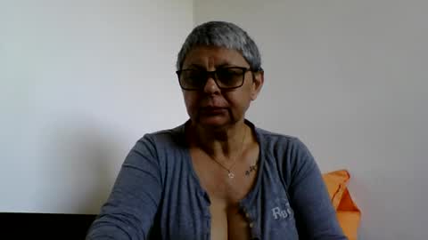 Snapshot of blackwidow05 chatting on 05-16-26, 09:17 Black Widow online show from 05-16-26, 09:17
