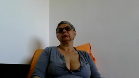 Snapshot of blackwidow05 chatting on 05-16-26, 12:04 Black Widow online show from 05-16-26, 12:04