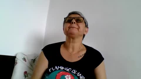 Snapshot of blackwidow05 chatting on 05-31-26, 12:45 Black Widow online show from 05-31-26, 12:45
