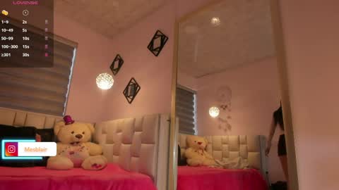 Snapshot of blair_meester chatting on 05-10-26, 01:27 Blair online show from 05-10-26, 01:27