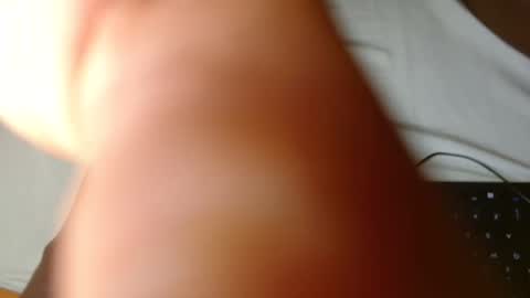 Snapshot of blair_sue chatting on 05-01-26, 02:05 love online show from 05-01-26, 02:05
