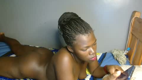 Snapshot of blair_sue chatting on 07-28-26, 12:48 love online show from 07-28-26, 12:48