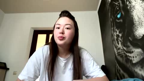 Hana  online show from 06-08-26, 02:01