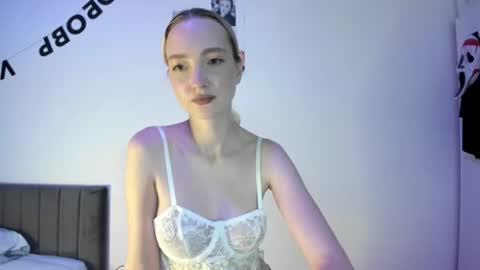 Snapshot of blairmarfl chatting on 07-15-26, 05:51 Blair online show from 07-15-26, 05:51