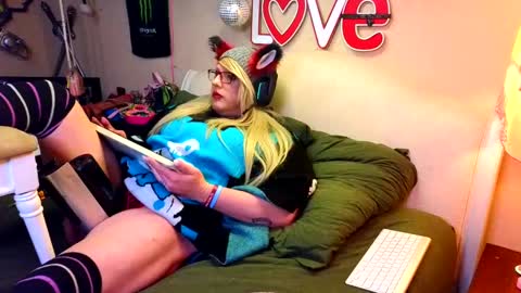 Blakely Morningstar   online show from 01-22-25, 08:29