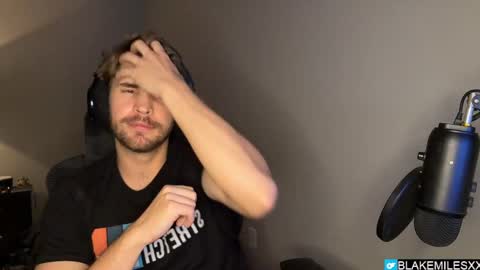 Snapshot of blakemiles2 chatting on 09-18-25, 03:08 Blake Miles online show from 09-18-25, 03:08