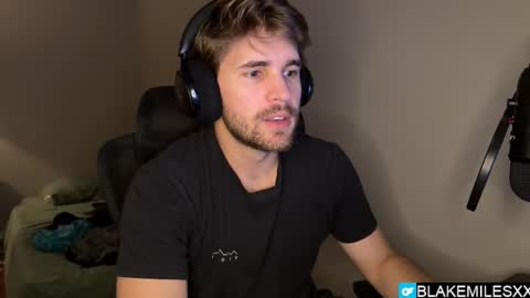 Snapshot of blakemiles2 chatting on 10-18-25, 02:25 Blake Miles online show from 10-18-25, 02:25