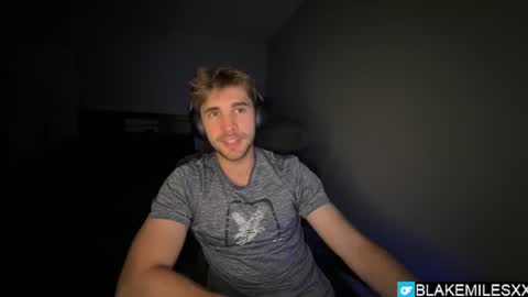 Snapshot of blakemiles2 chatting on 07-10-26, 02:05 Blake Miles online show from 07-10-26, 02:05