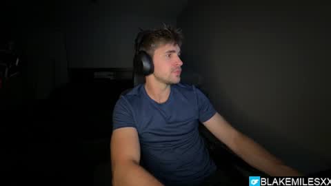 Snapshot of blakemiles2 chatting on 07-12-26, 01:51 Blake Miles online show from 07-12-26, 01:51