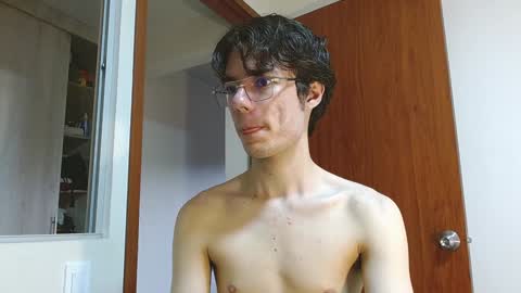 Snapshot of blakeshatter chatting on 12-23-24, 08:03 blakeshatter online show from 12-23-24, 08:03