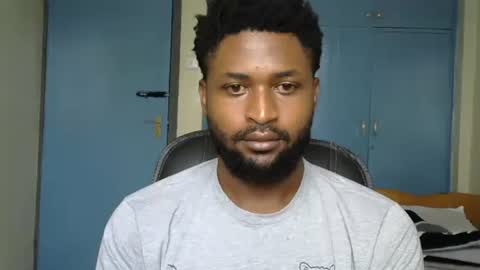 Snapshot of blakmoufaka chatting on 09-28-25, 05:13 blakmoufaka online show from 09-28-25, 05:13