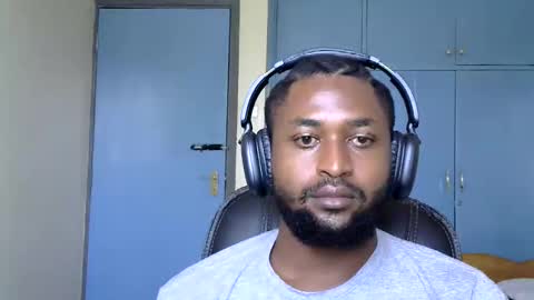 Snapshot of blakmoufaka chatting on 10-16-25, 06:25 blakmoufaka online show from 10-16-25, 06:25