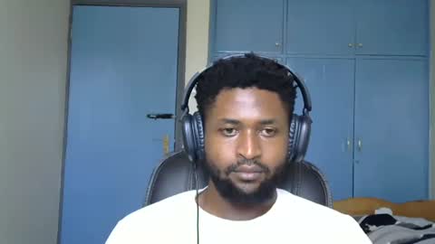 Snapshot of blakmoufaka chatting on 10-20-25, 06:14 blakmoufaka online show from 10-20-25, 06:14