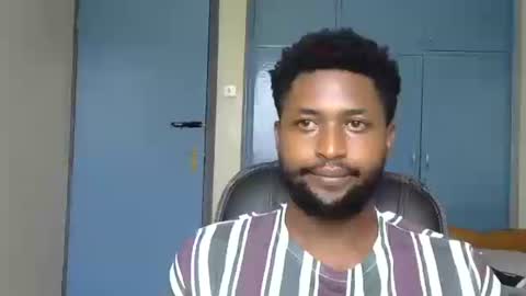 Snapshot of blakmoufaka chatting on 10-21-25, 05:08 blakmoufaka online show from 10-21-25, 05:08