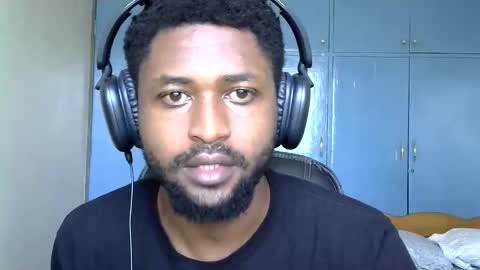 Snapshot of blakmoufaka chatting on 11-25-25, 04:23 blakmoufaka online show from 11-25-25, 04:23