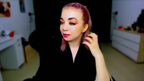 Nicole online show from 01-17-25, 03:23