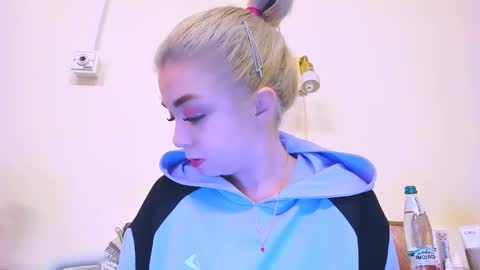 Nicole online show from 02-25-25, 02:44