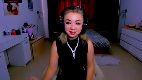 Nicole online show from 09-10-25, 06:24