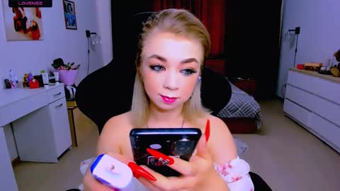 Nicole online show from 09-11-25, 07:08