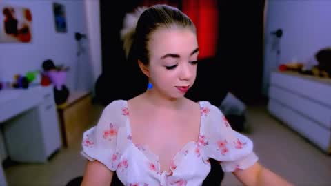 Nicole online show from 09-20-25, 10:05