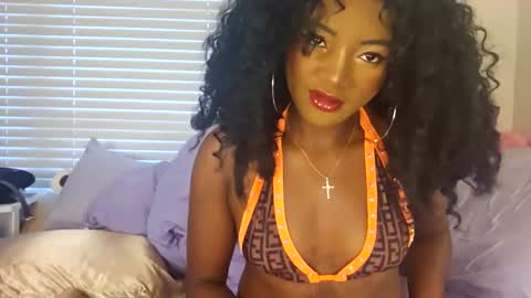 Snapshot of bliss_vixen chatting on 09-20-25, 12:39 bliss_vixen online show from 09-20-25, 12:39