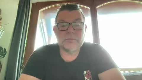 BlIdoL online show from 06-17-26, 05:43