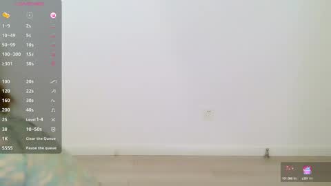 Snapshot of blon_kater chatting on 09-22-25, 04:47 YoYo online show from 09-22-25, 04:47