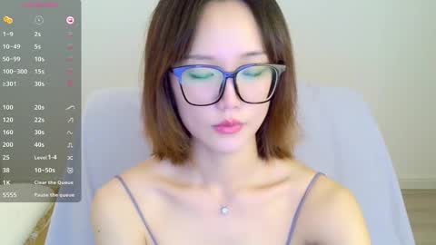 Snapshot of blon_kater chatting on 10-04-25, 06:11 YoYo online show from 10-04-25, 06:11