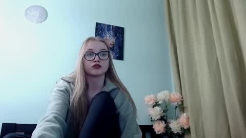 Blond Foxy online show from 12-10-24, 11:43