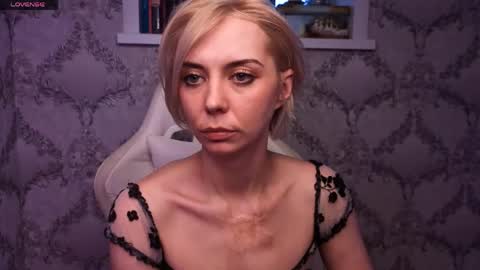 blond_ice_ann online show from 04-17-26, 12:19
