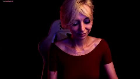 Snapshot of blond_ice_ann chatting on 07-28-26, 08:01 blond_ice_ann online show from 07-28-26, 08:01