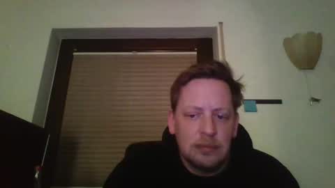 Snapshot of blonde32m chatting on 12-28-24, 01:50 blonde32m online show from 12-28-24, 01:50