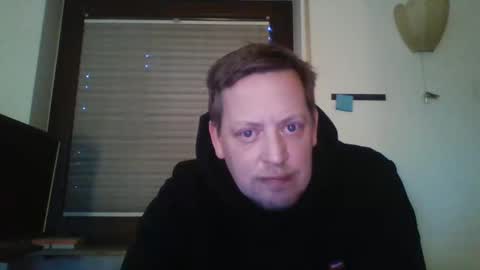 Snapshot of blonde32m chatting on 01-03-25, 03:33 blonde32m online show from 01-03-25, 03:33