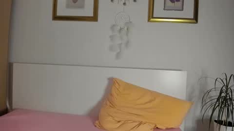 Nicole online show from 11-19-25, 05:07