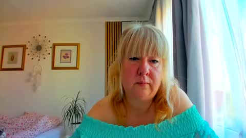 Nicole online show from 06-18-26, 04:02