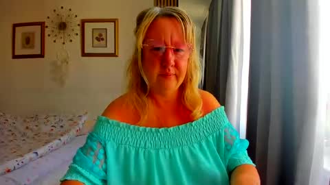 Nicole online show from 07-17-26, 04:52