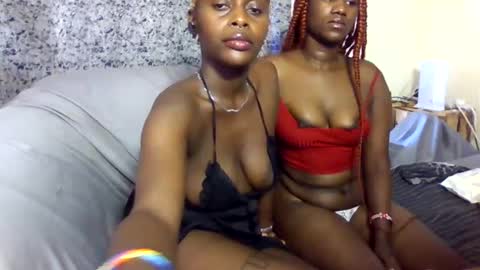 blonde_barby online show from 10-29-25, 05:42