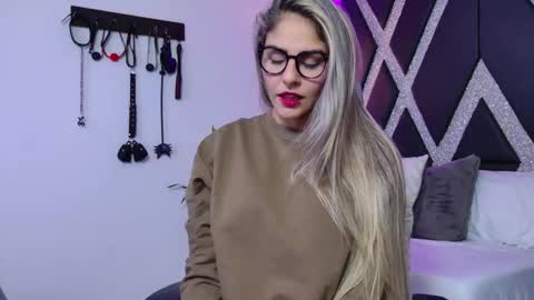 alejandra online show from 02-02-26, 04:44